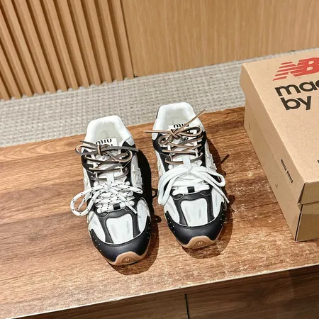 ミュウミュウ スニーカー