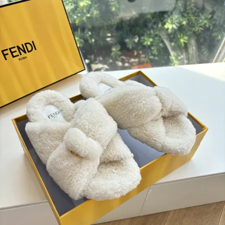 フェンディ スリッパ