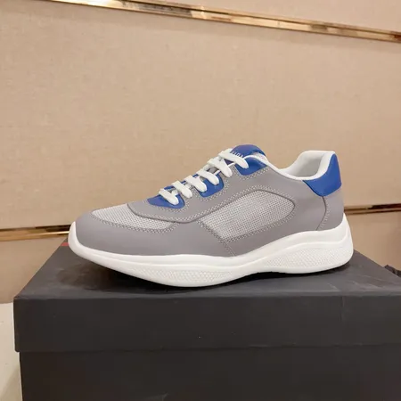 プラダ カジュアルシューズ