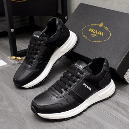 プラダ スニーカー