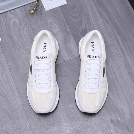 プラダ スニーカー