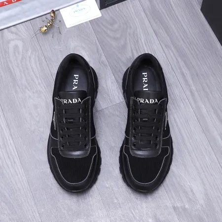 プラダ スニーカー