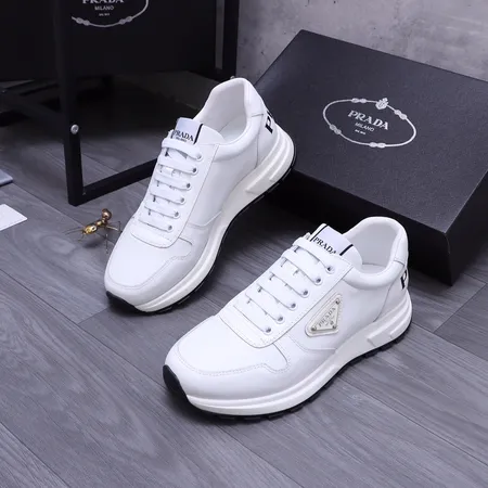 プラダ スニーカー