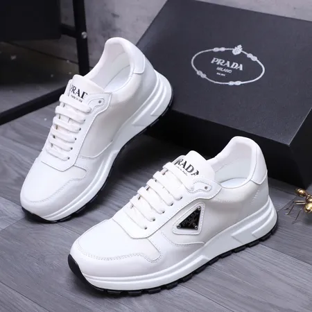 プラダ スニーカー