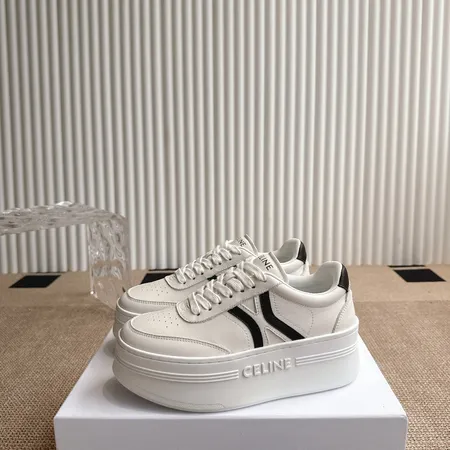 セリーヌ カジュアルシューズ