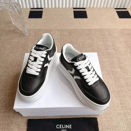 セリーヌ カジュアルシューズ