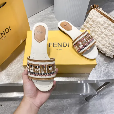 フェンディ スリッパ