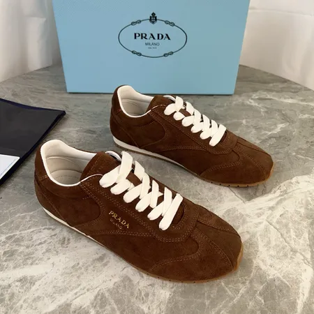 プラダ カジュアルシューズ