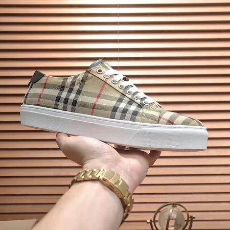 バーバリー ス カジュアルシューズ
