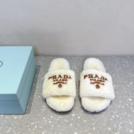 プラダ スリッパ