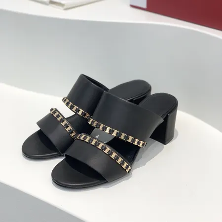 フェラガモ サンダル