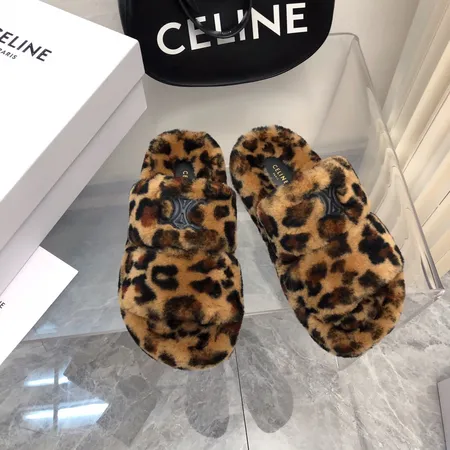 セリーヌ スリッパ
