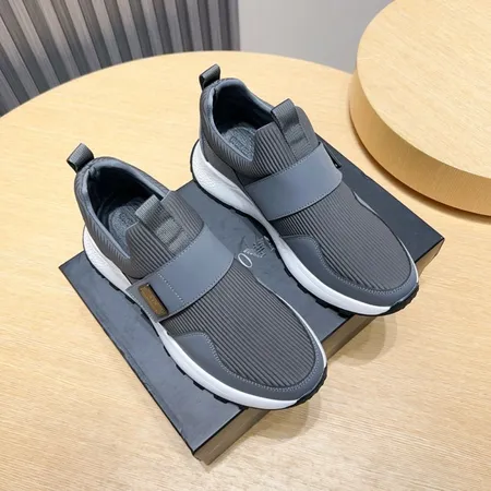 アルマーニ カジュアルシューズ