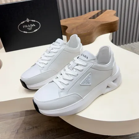プラダ カジュアルシューズ