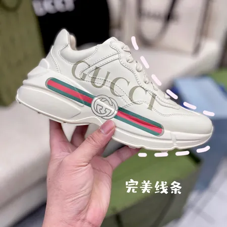 グッチ スニーカー