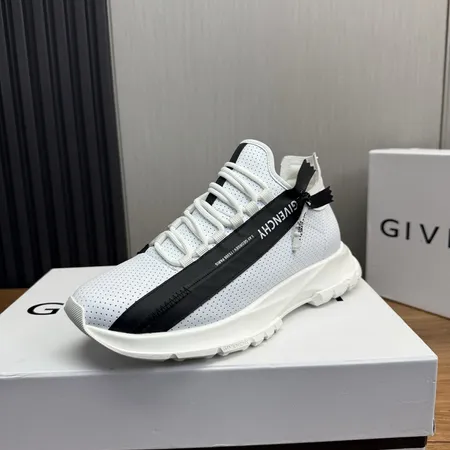 ジバンシィ カジュアルシューズ