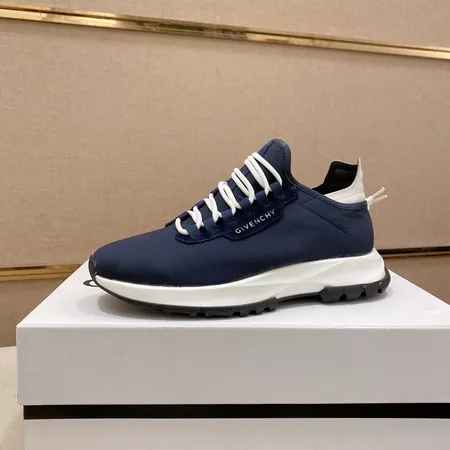 ジバンシィ カジュアルシューズ