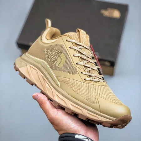 ノースフェイス スニーカー