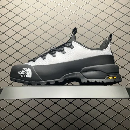 ノースフェイス カジュアルシューズ