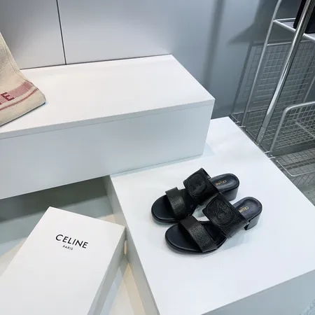 セリーヌ スリッパ