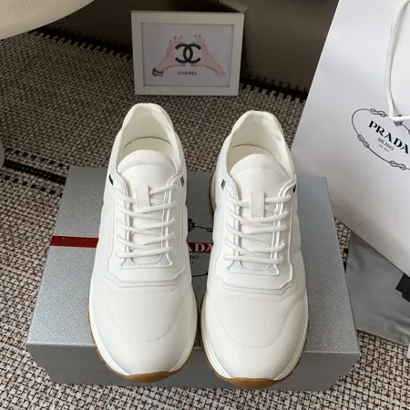プラダ スニーカー