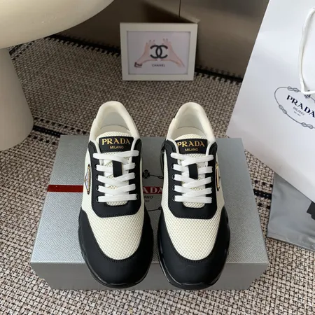 プラダ スニーカー