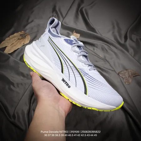 プーマ スニーカー