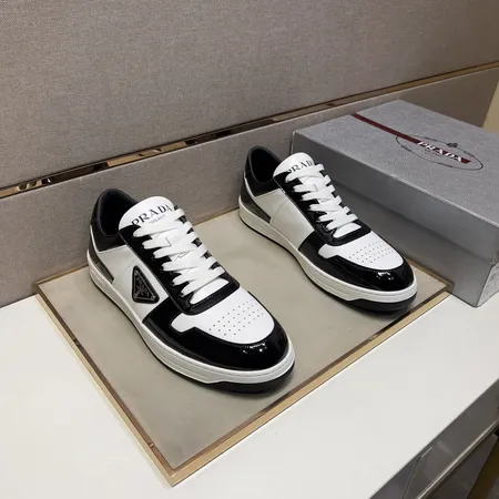 プラダ カジュアルシューズ