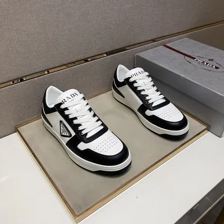 プラダ カジュアルシューズ