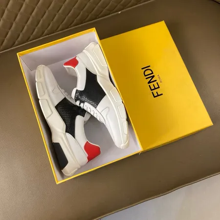 フェンディ スニーカー