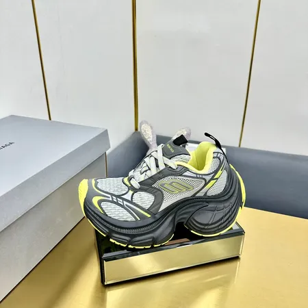 バレンシアガ スニーカー