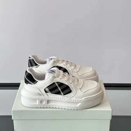 バーバリー ス カジュアルシューズ