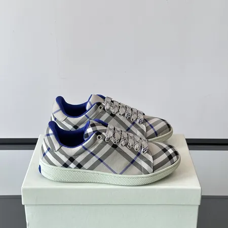 バーバリー ス カジュアルシューズ