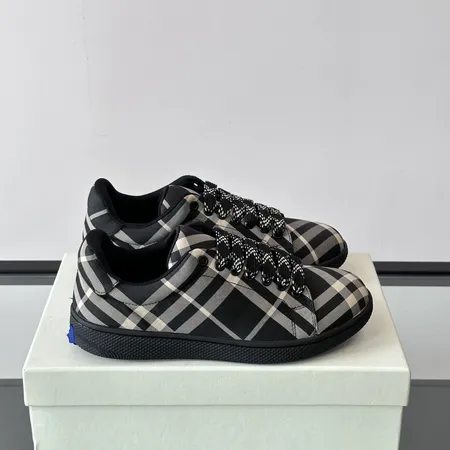 バーバリー ス カジュアルシューズ