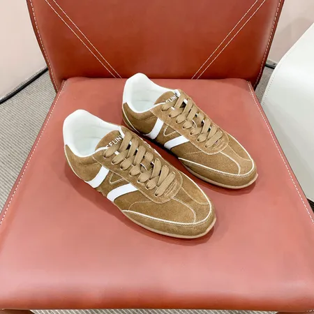 セリーヌ カジュアルシューズ