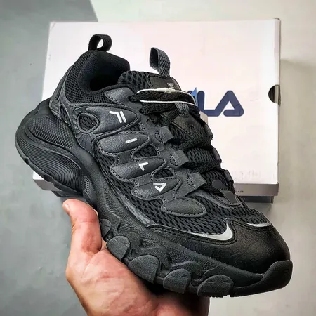 フィラ スニーカー