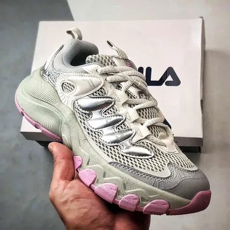 フィラ スニーカー