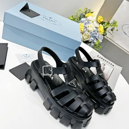 プラダ サンダル