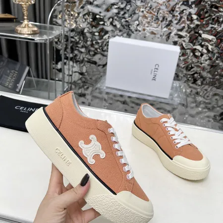 セリーヌ カジュアルシューズ