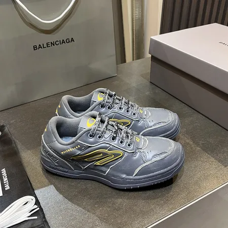 バレンシアガ カジュアルシューズ