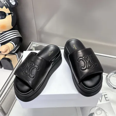 セリーヌ スリッパ