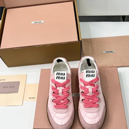 ミュウミュウ カジュアルシューズ