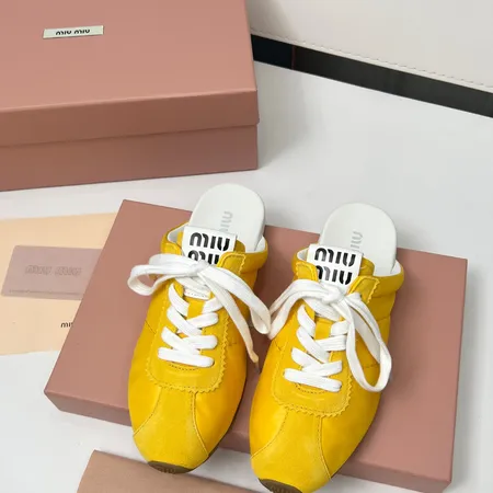 ミュウミュウ カジュアルシューズ