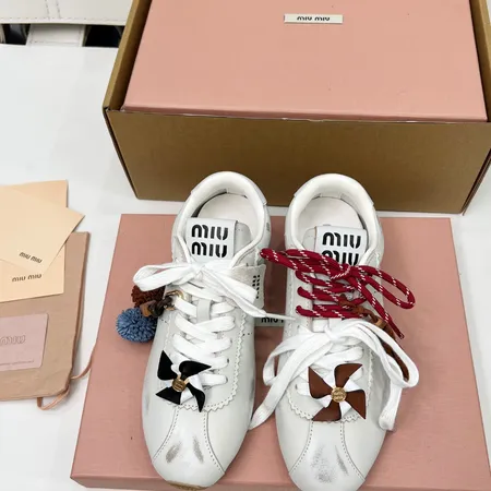 ミュウミュウ カジュアルシューズ