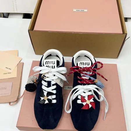 ミュウミュウ カジュアルシューズ