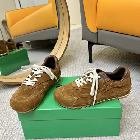 ボッテガ ヴェネタ カジュアルシューズ