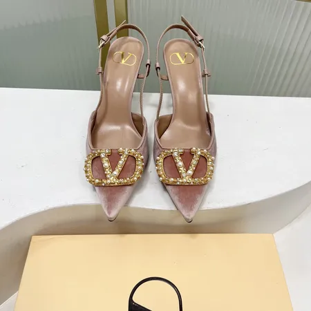 ヴァレンティノ サンダル