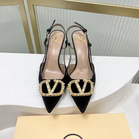 ヴァレンティノ サンダル