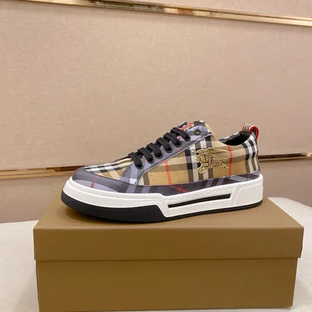 バーバリー ス カジュアルシューズ