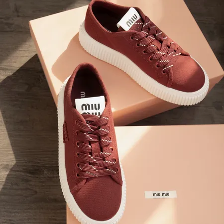 ミュウミュウ カジュアルシューズ